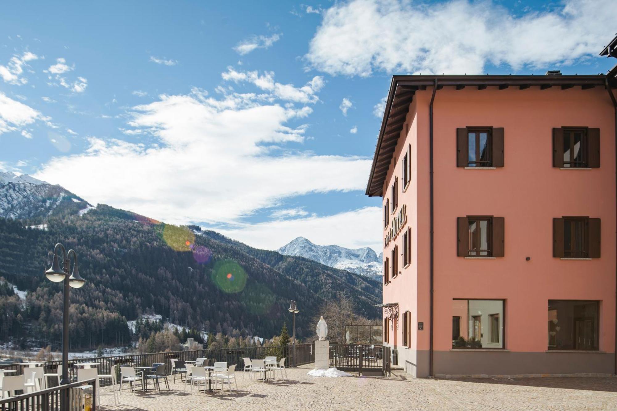 Hotel Garni Cristallo Ponte Di Legno Exterior photo